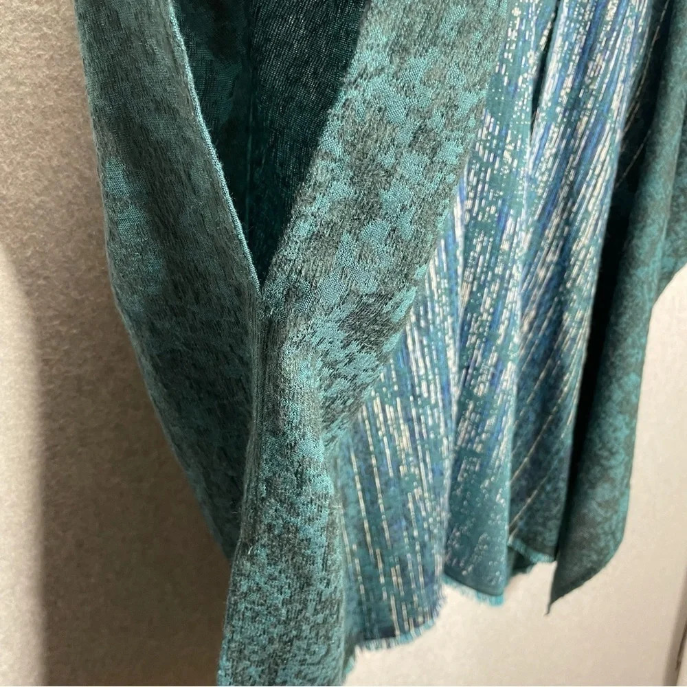 Chico’s Python Print Jacquard Ruana Wrap - Picture 6 of 10